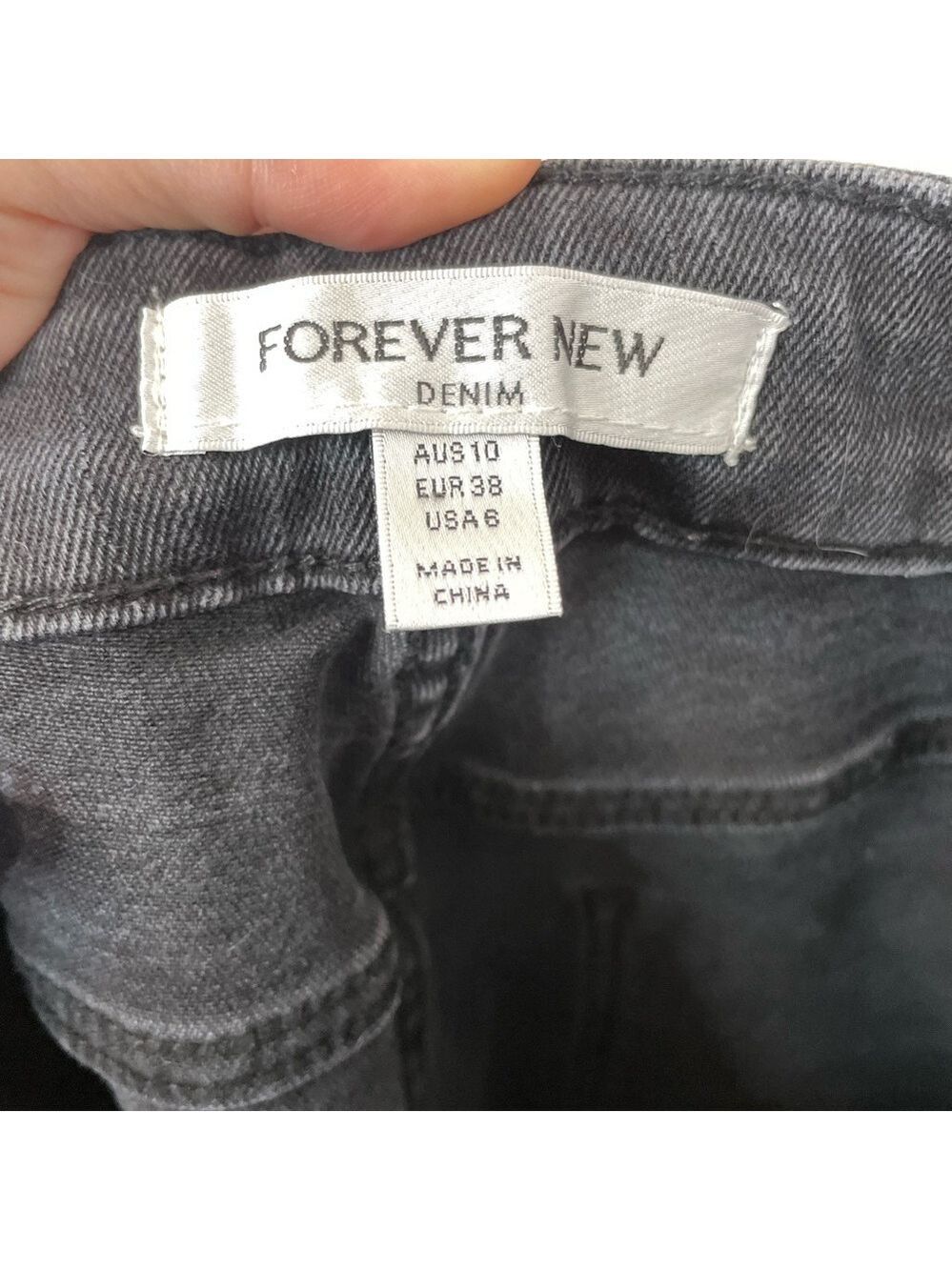 Forever New Eva High Rise Mom Jeans 6 Washed Black - Picture 8 of 11
